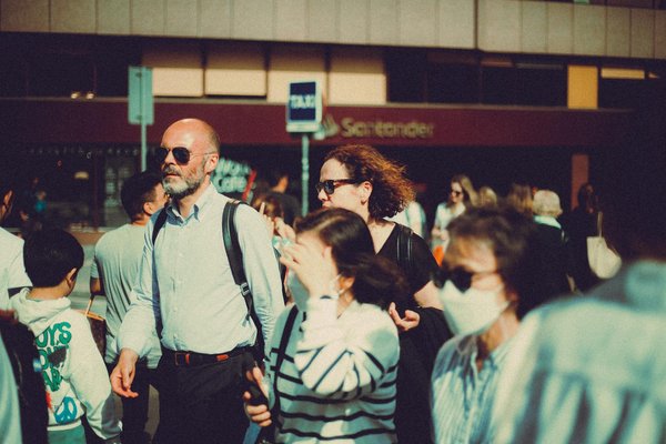 Ravivez votre salon de jardin en plastique noir facilement !